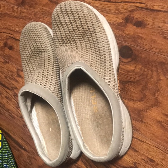 Merrell Sandals - Picture 2 of 5